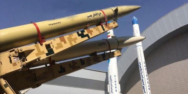 Iran Guards unveil new naval ballistic missile