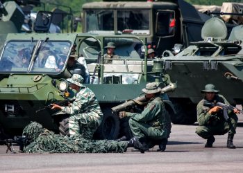 Two Venezuelan soldiers dead in clashes with Colombian ‘insurgents’