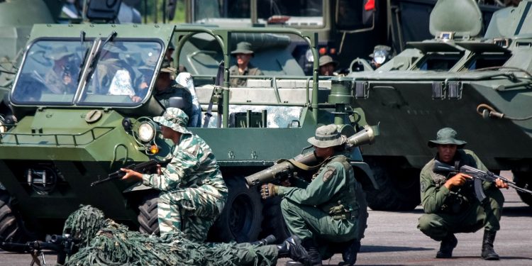 Two Venezuelan soldiers dead in clashes with Colombian ‘insurgents’