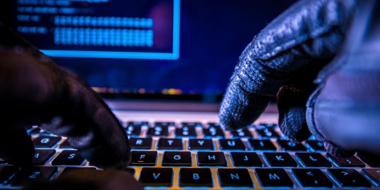 US moves closer to retaliation over hacking as cyber woes grow