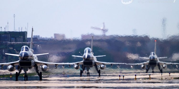 24 Chinese military aircraft enter Taiwan’s ADIZ after CPTPP bid