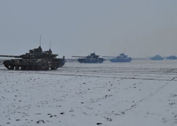 ‘Multi-pronged’ Russian assault aims to encircle Ukraine forces