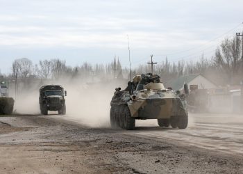 Vast Russian army convoy spotted north of Kyiv