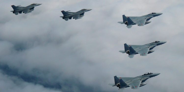 Japan’s cabinet approves fighter jet exports